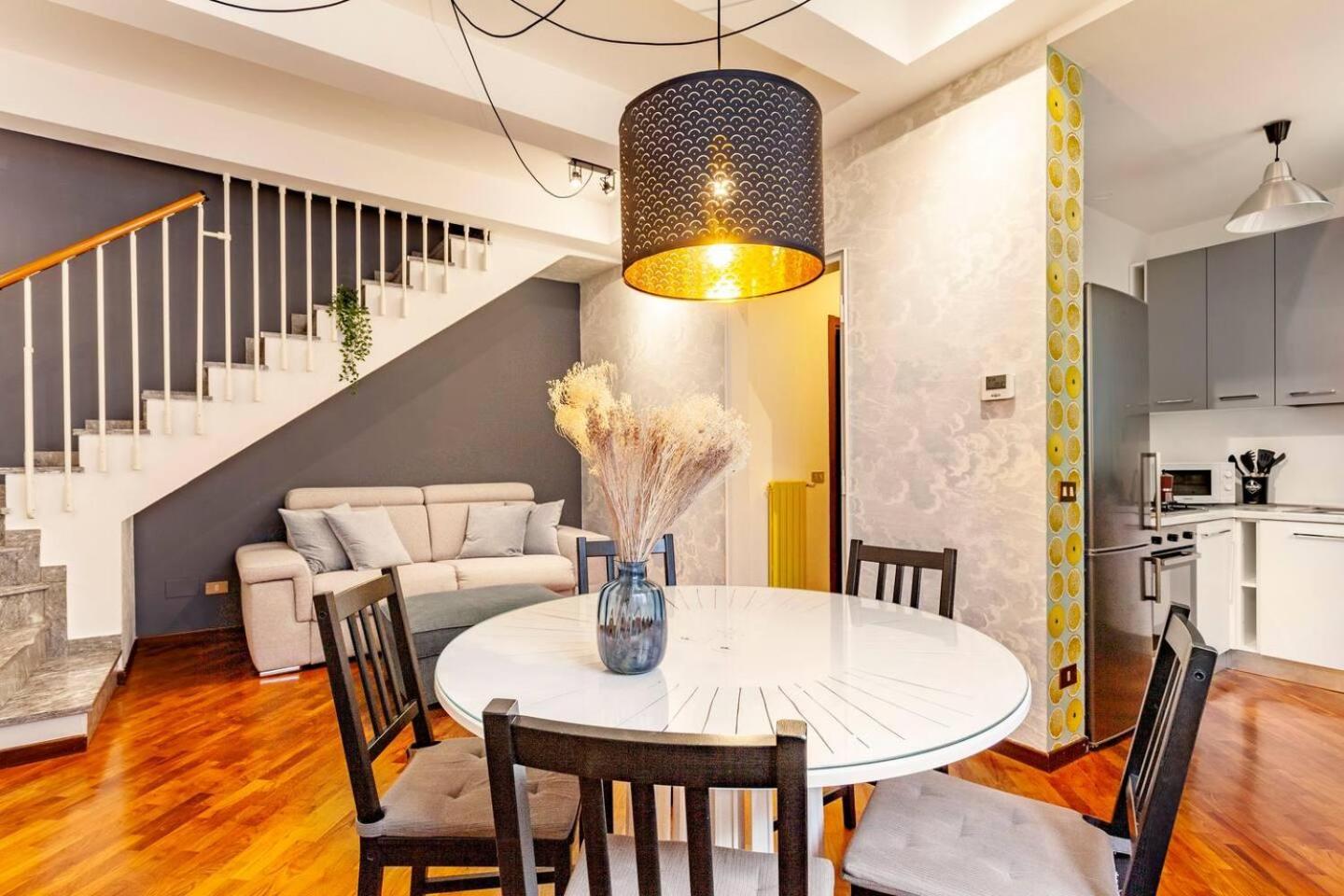 Design Villa with parking Navigli area Milan