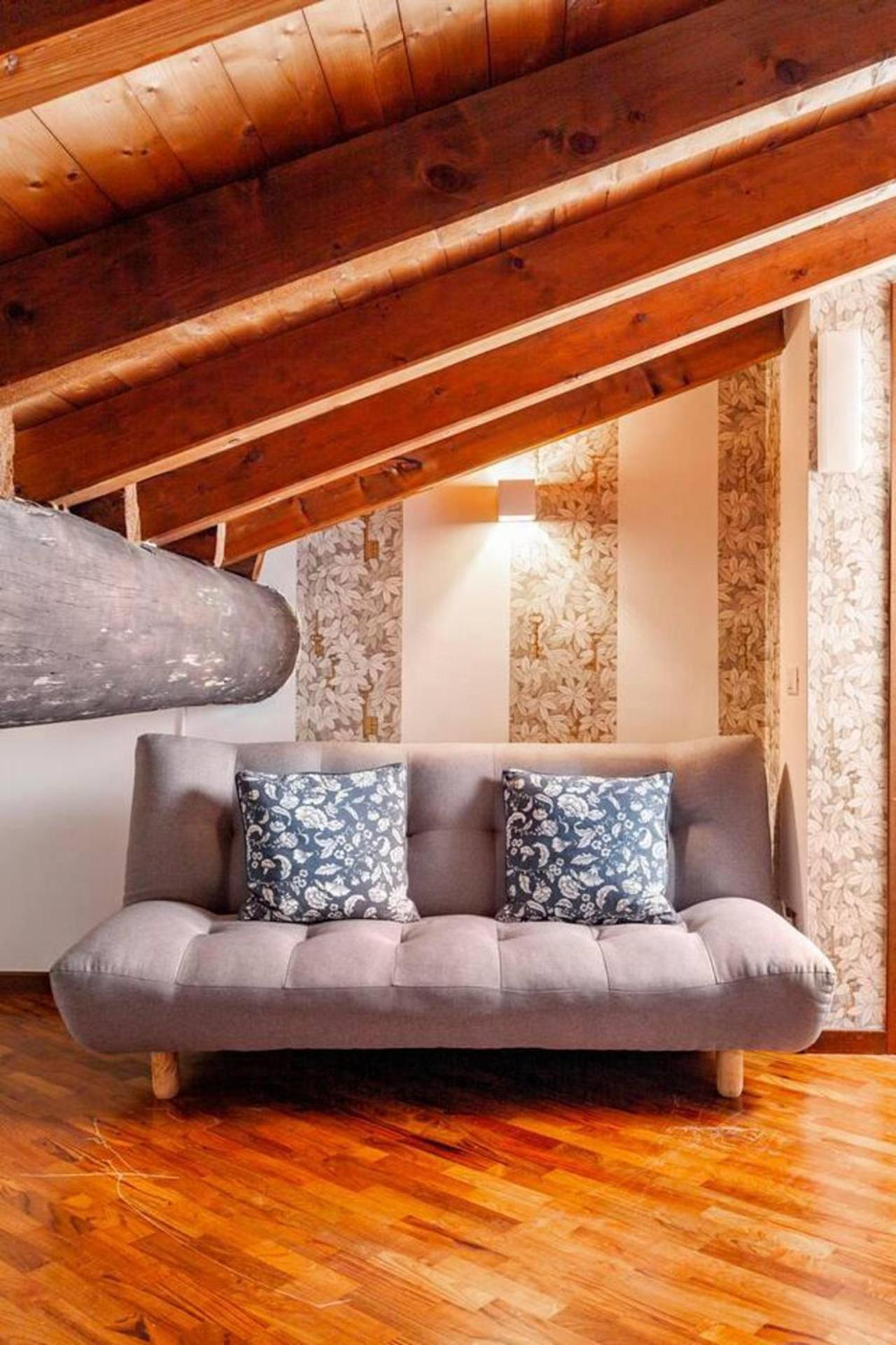 Design Villa with parking Navigli area Milan