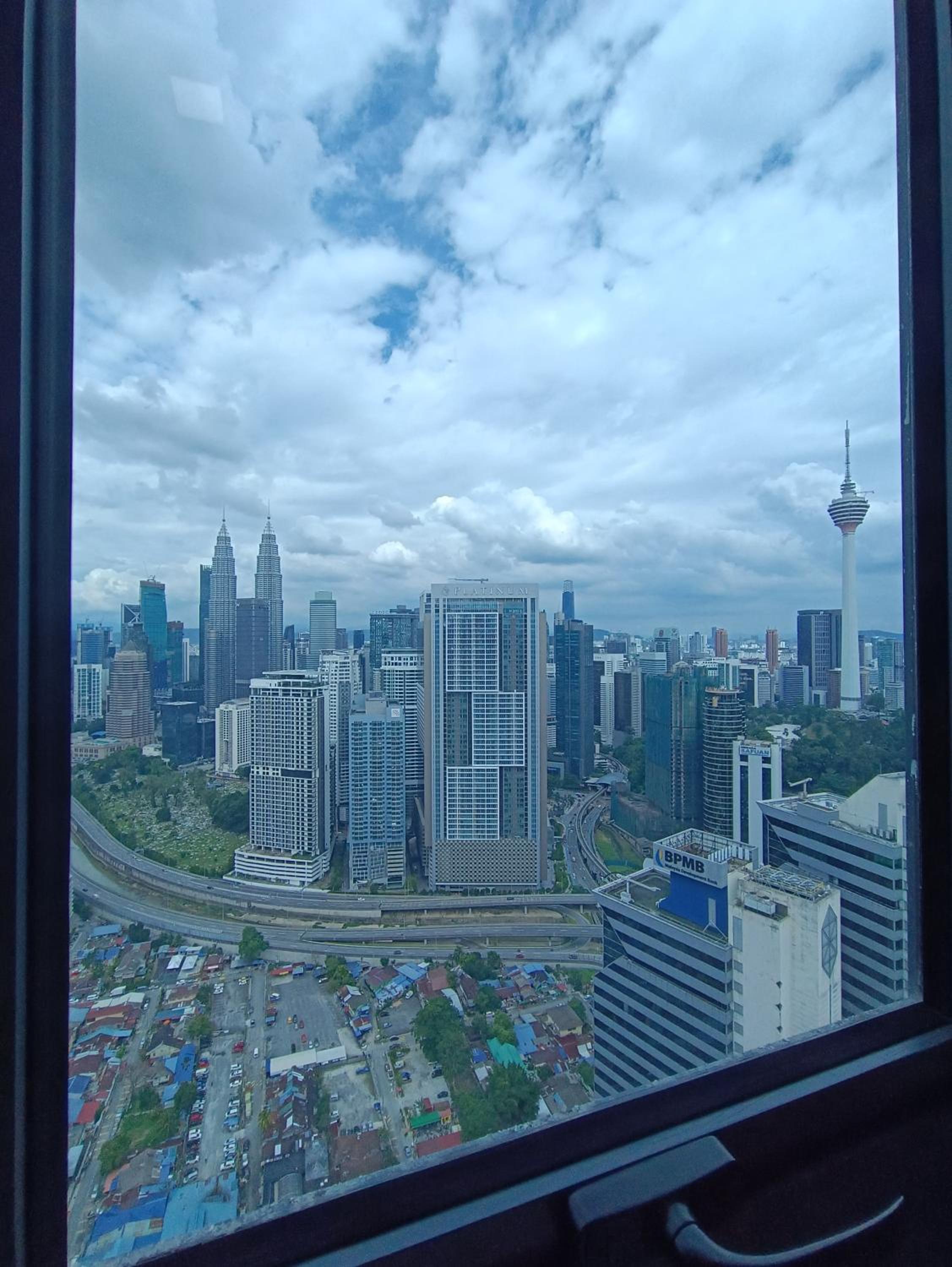LX 39A Balcony KLCC View 1 Bedroom Infinity Pool