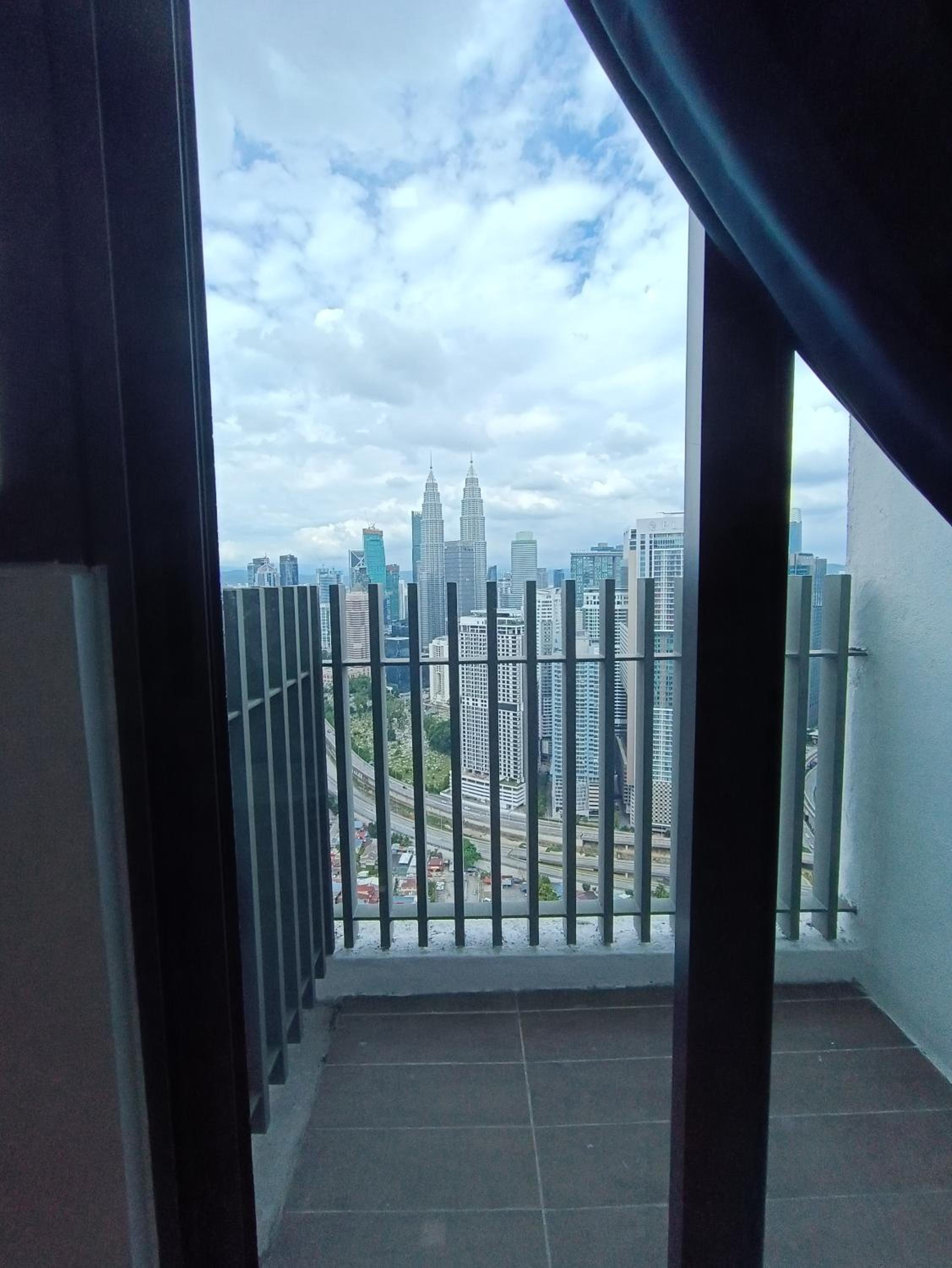 LX 39A Balcony KLCC View 1 Bedroom Infinity Pool