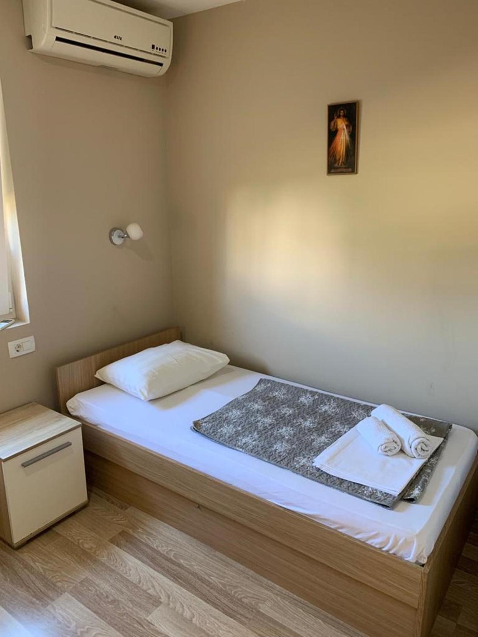 Rooms Ante