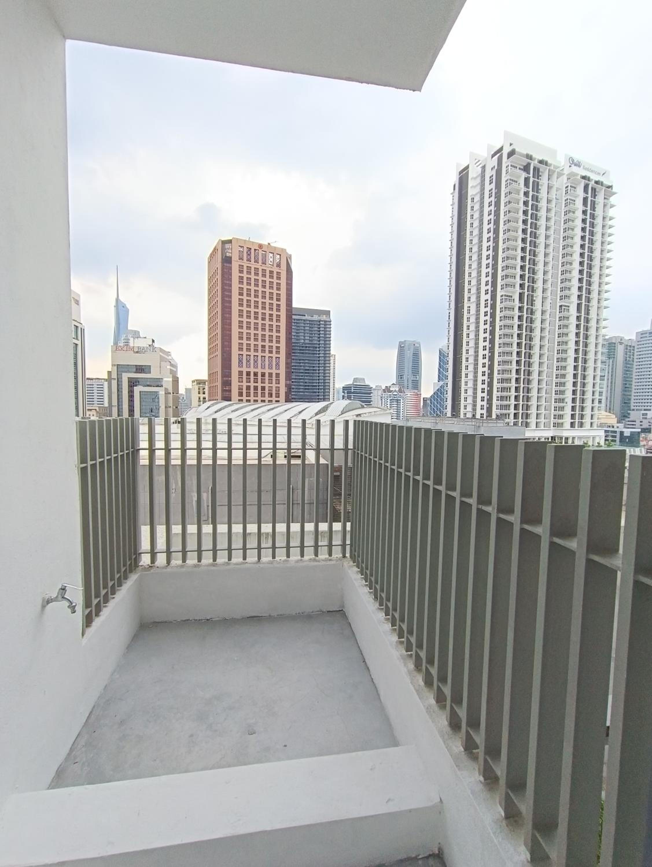 CL 95B Modern studio Infinity Pool KLCC View