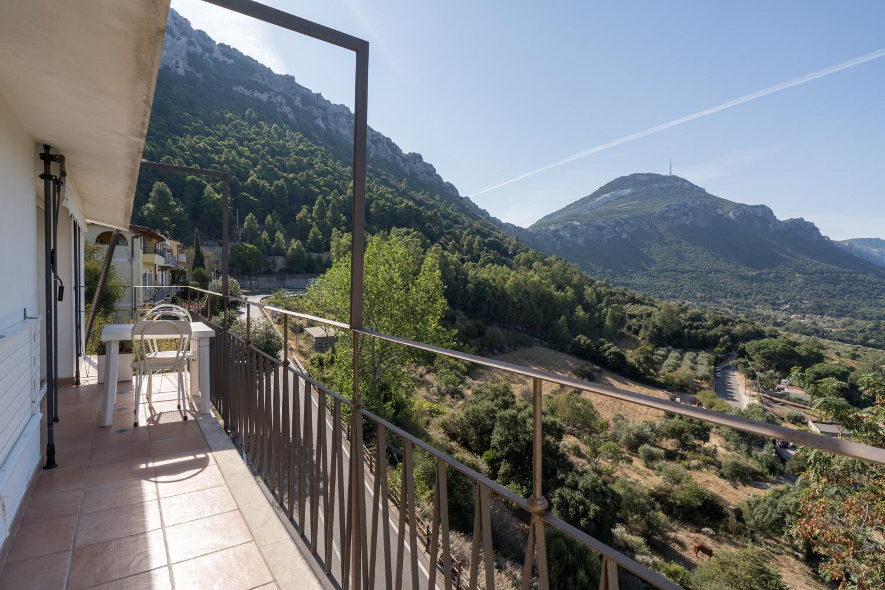 Casa Su Craminu en Dorgali — balance & terrace