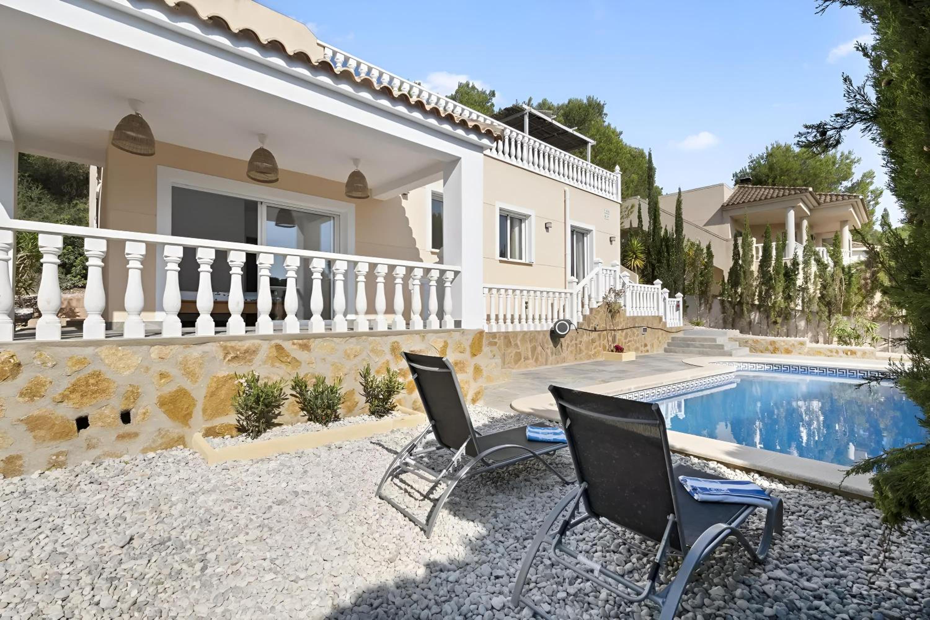 Villa KIP, private pool & jacuzzi surrounded by nature view 2