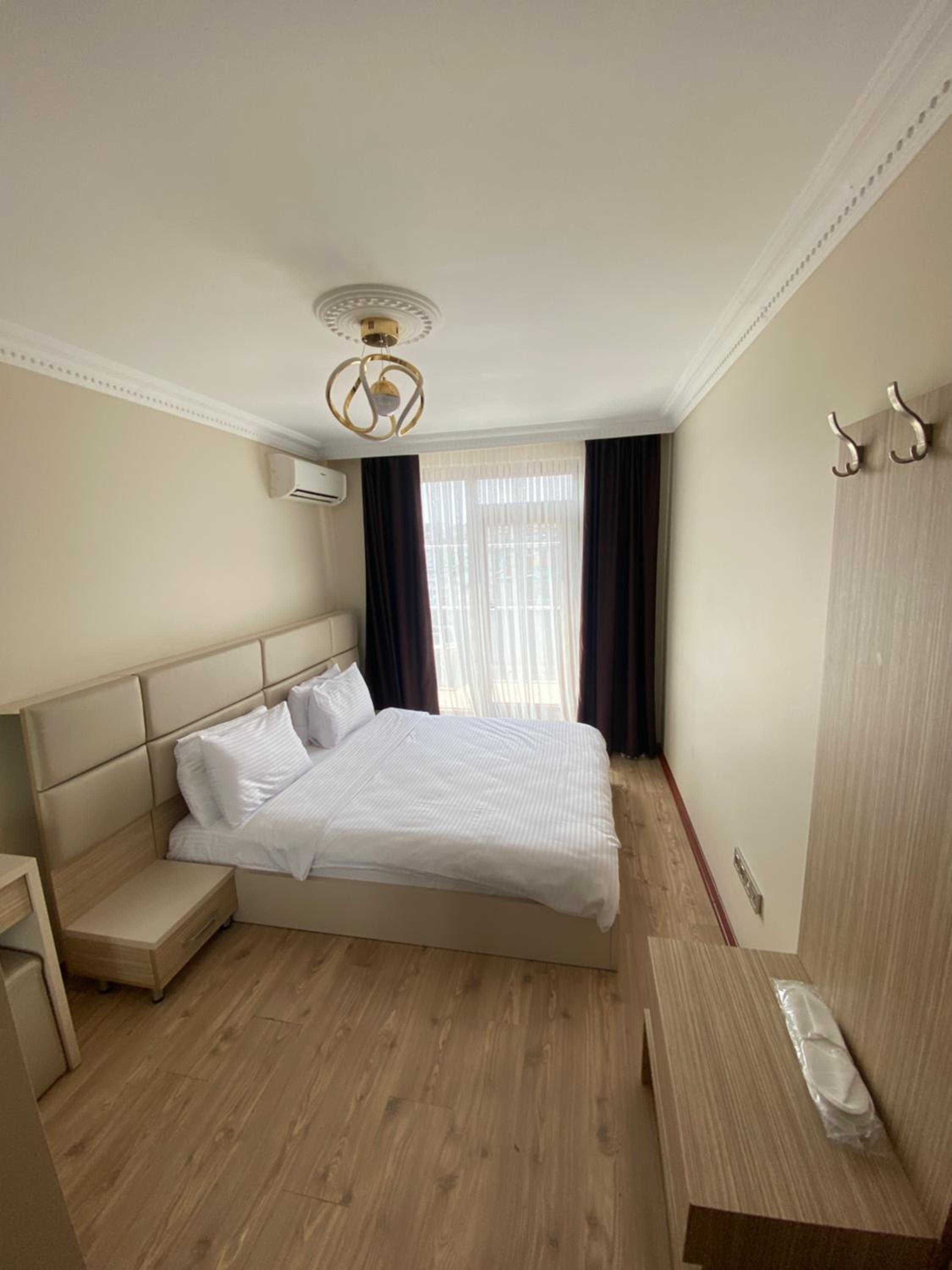 Overland Residence