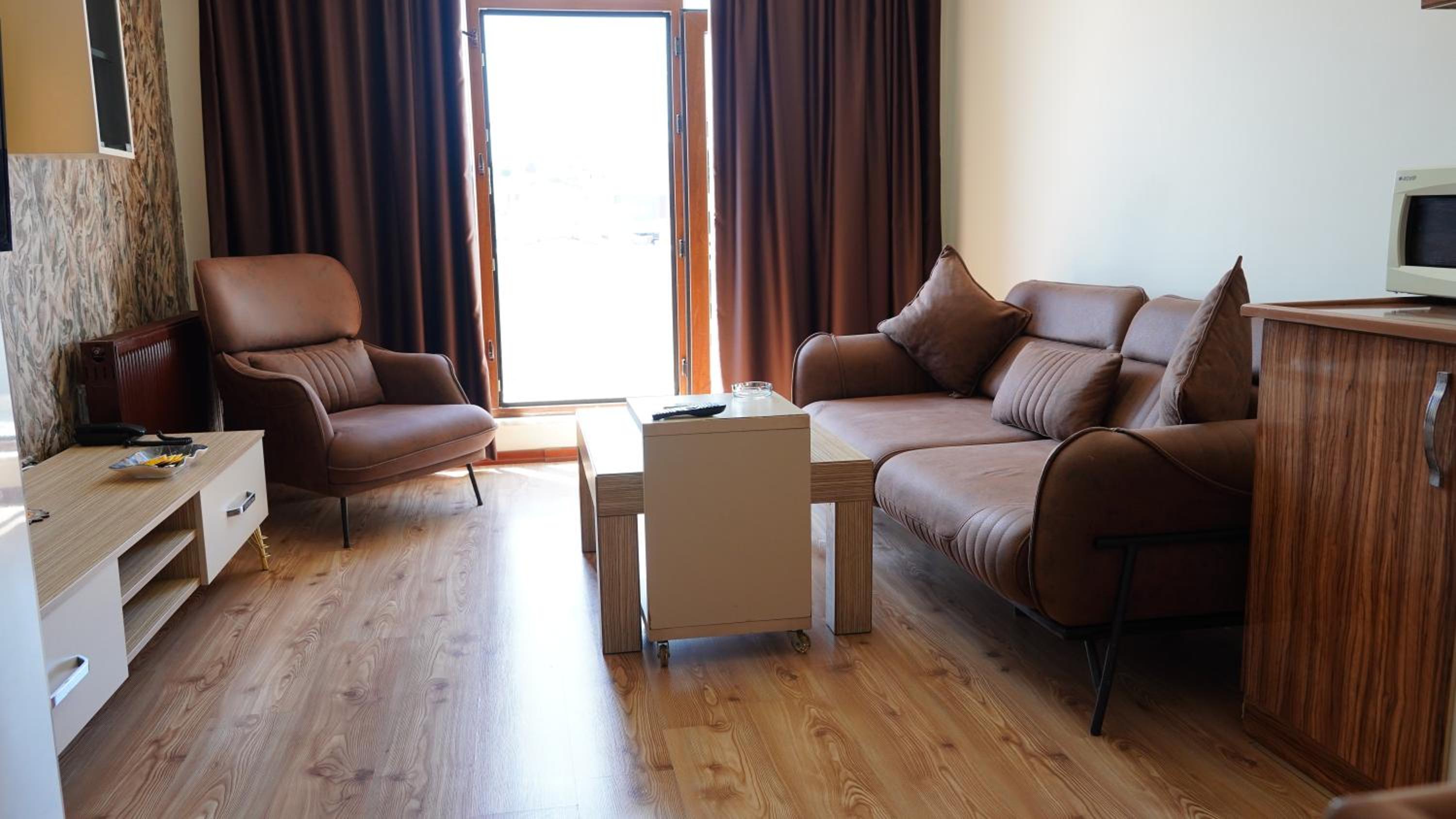 Overland Residence