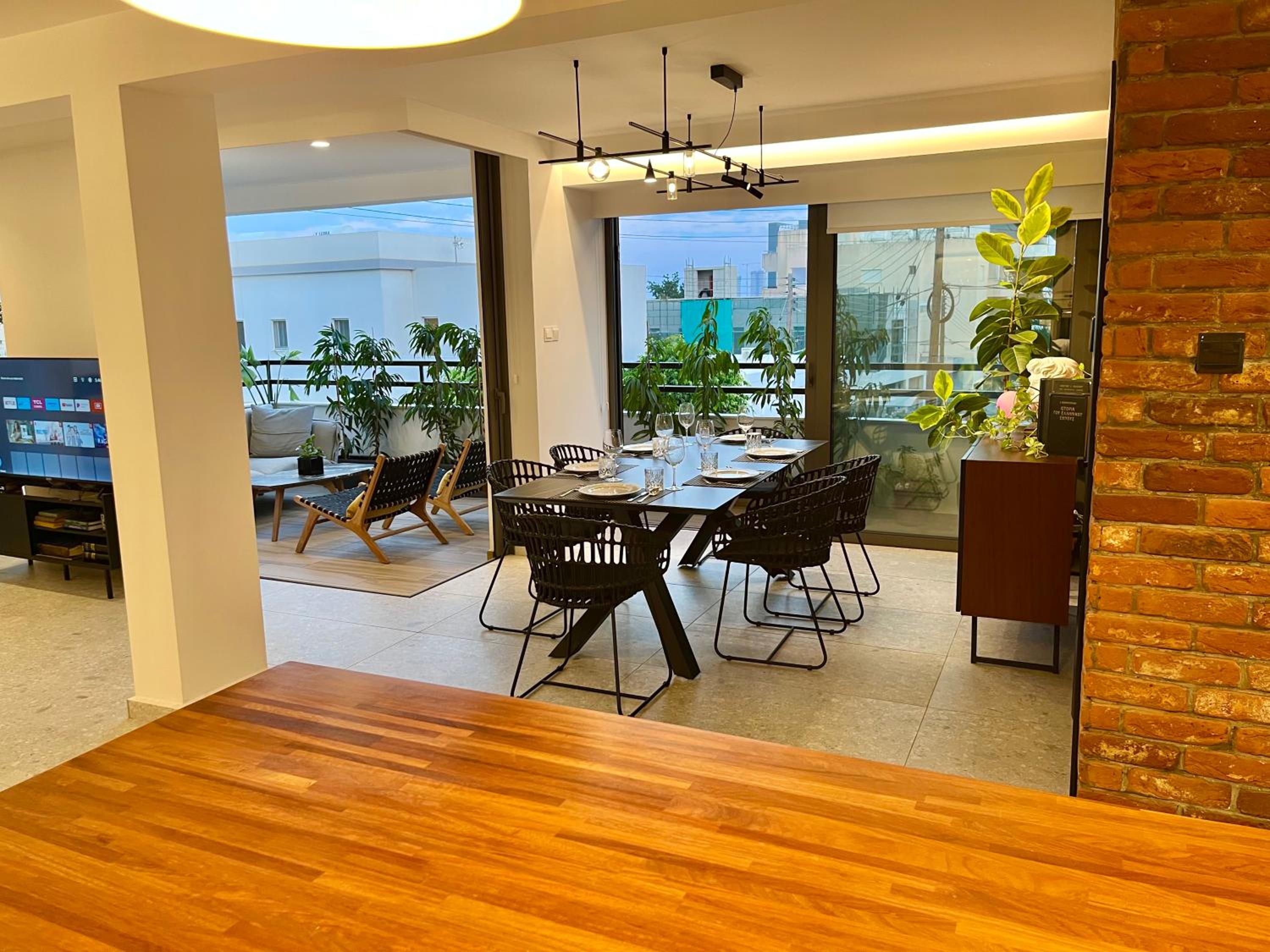 Top Artistic Luxury Apartment
