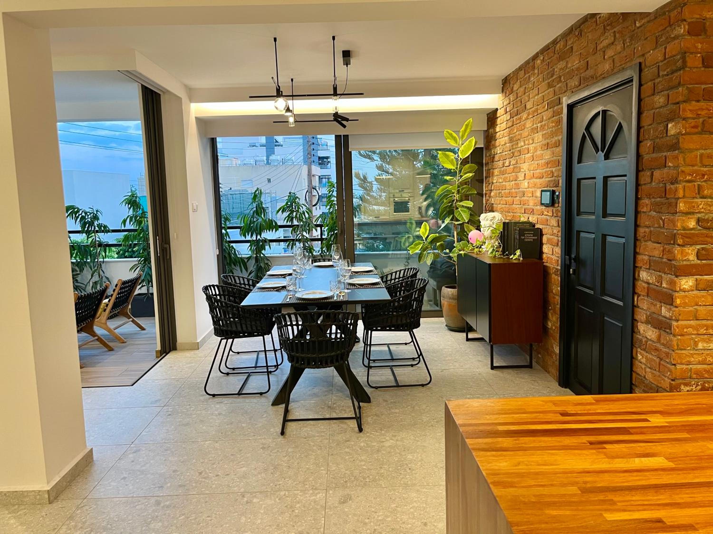 Top Artistic Luxury Apartment
