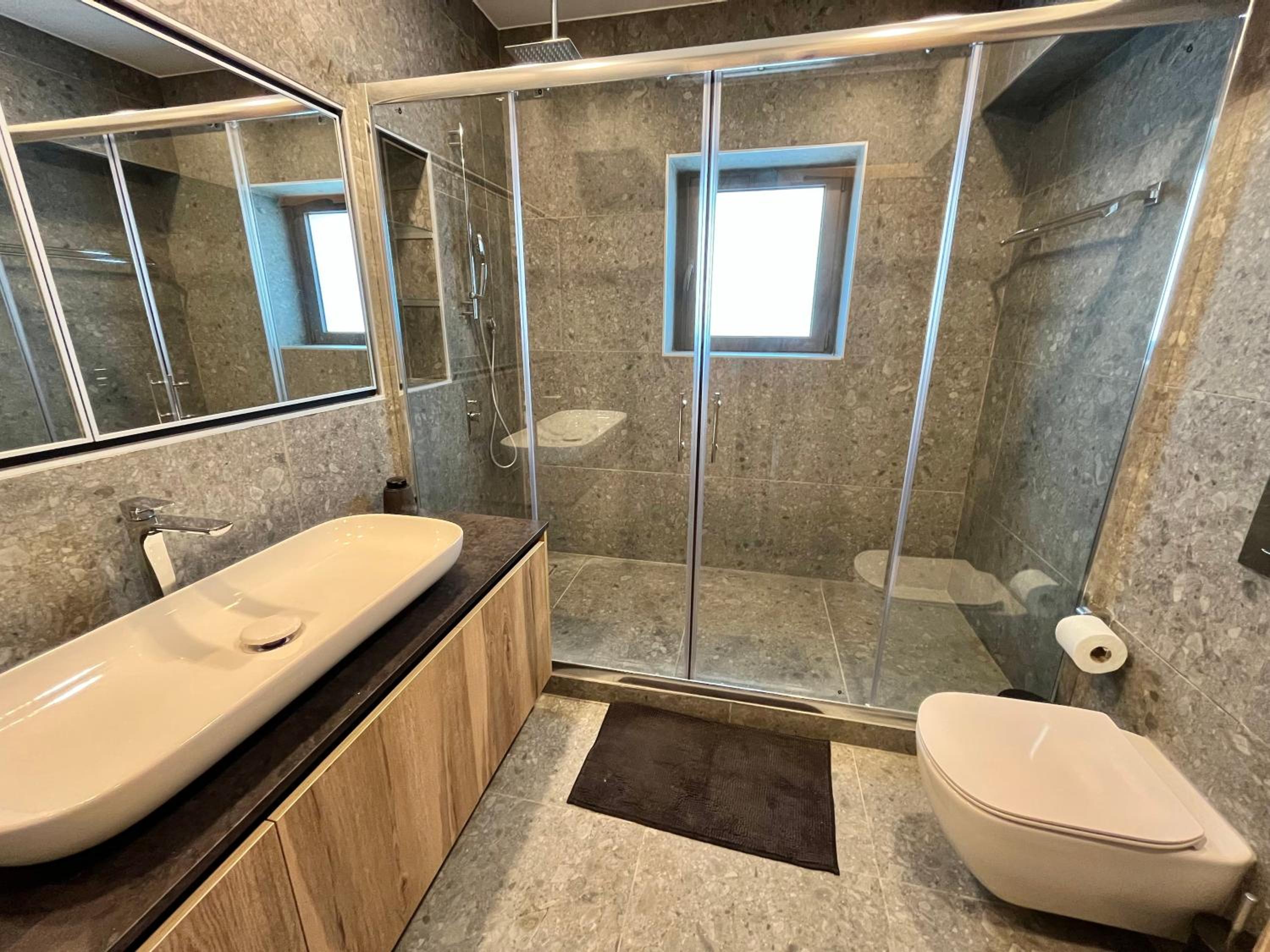 Top Artistic Luxury Apartment