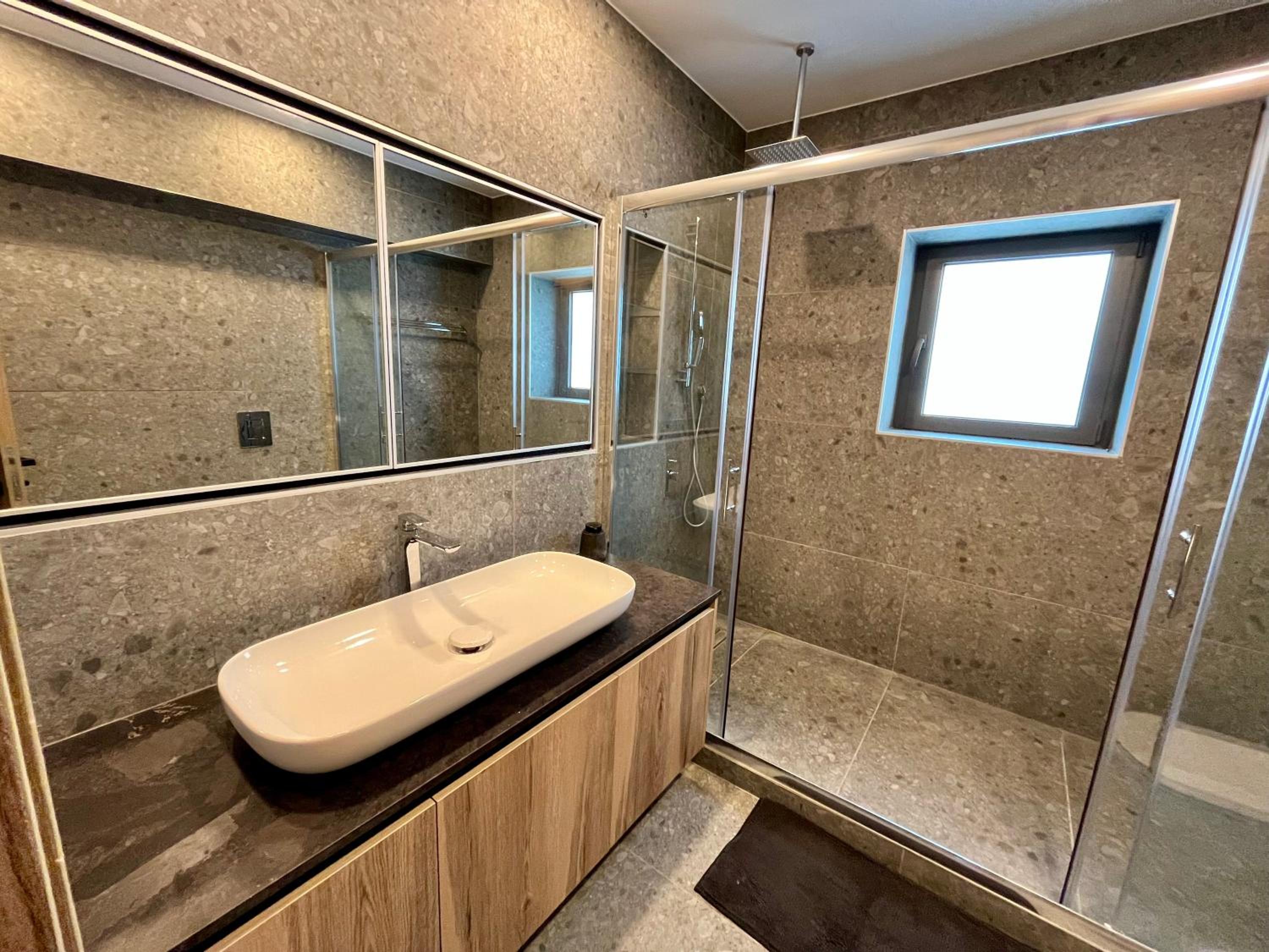 Top Artistic Luxury Apartment