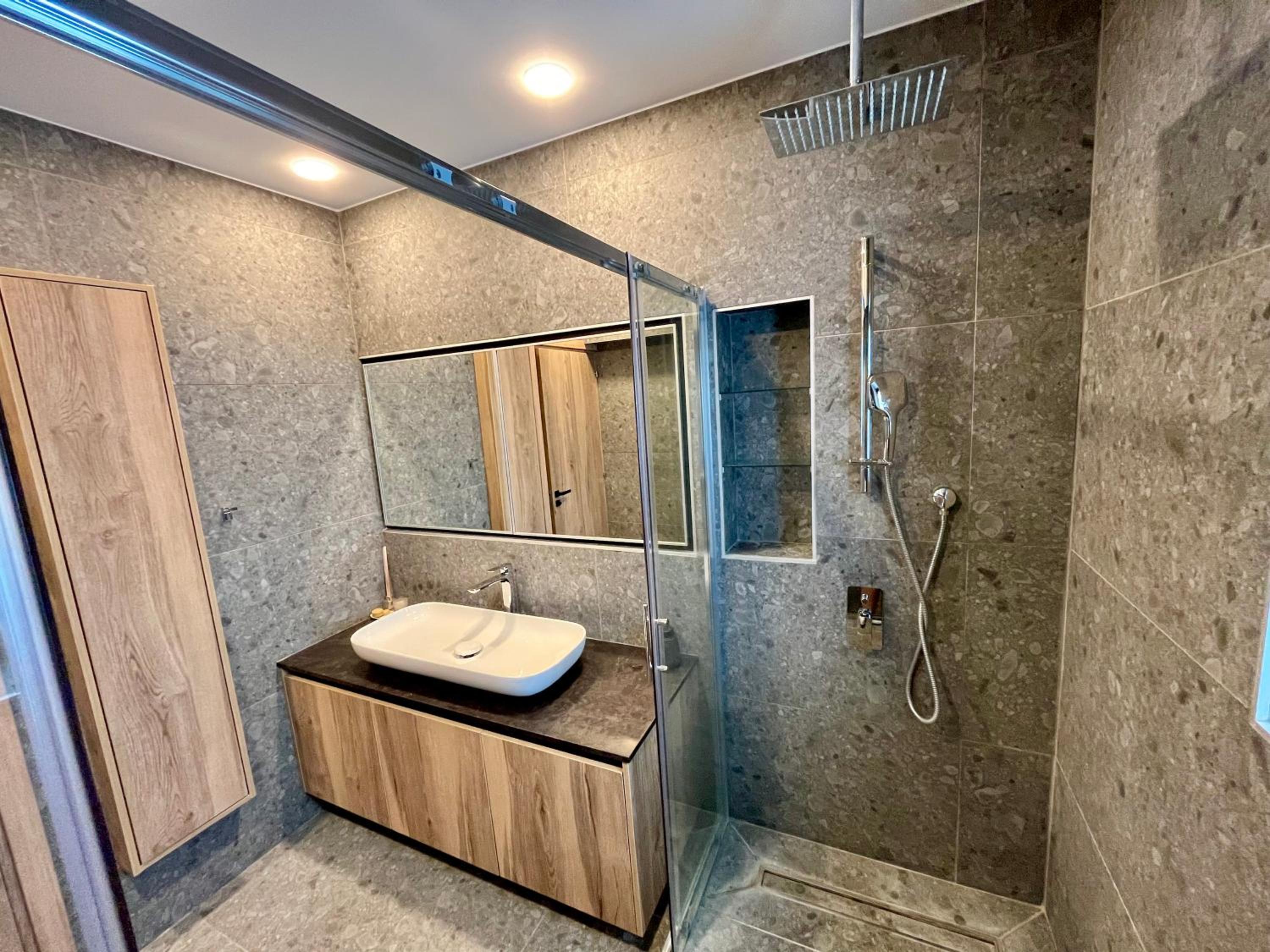 Top Artistic Luxury Apartment
