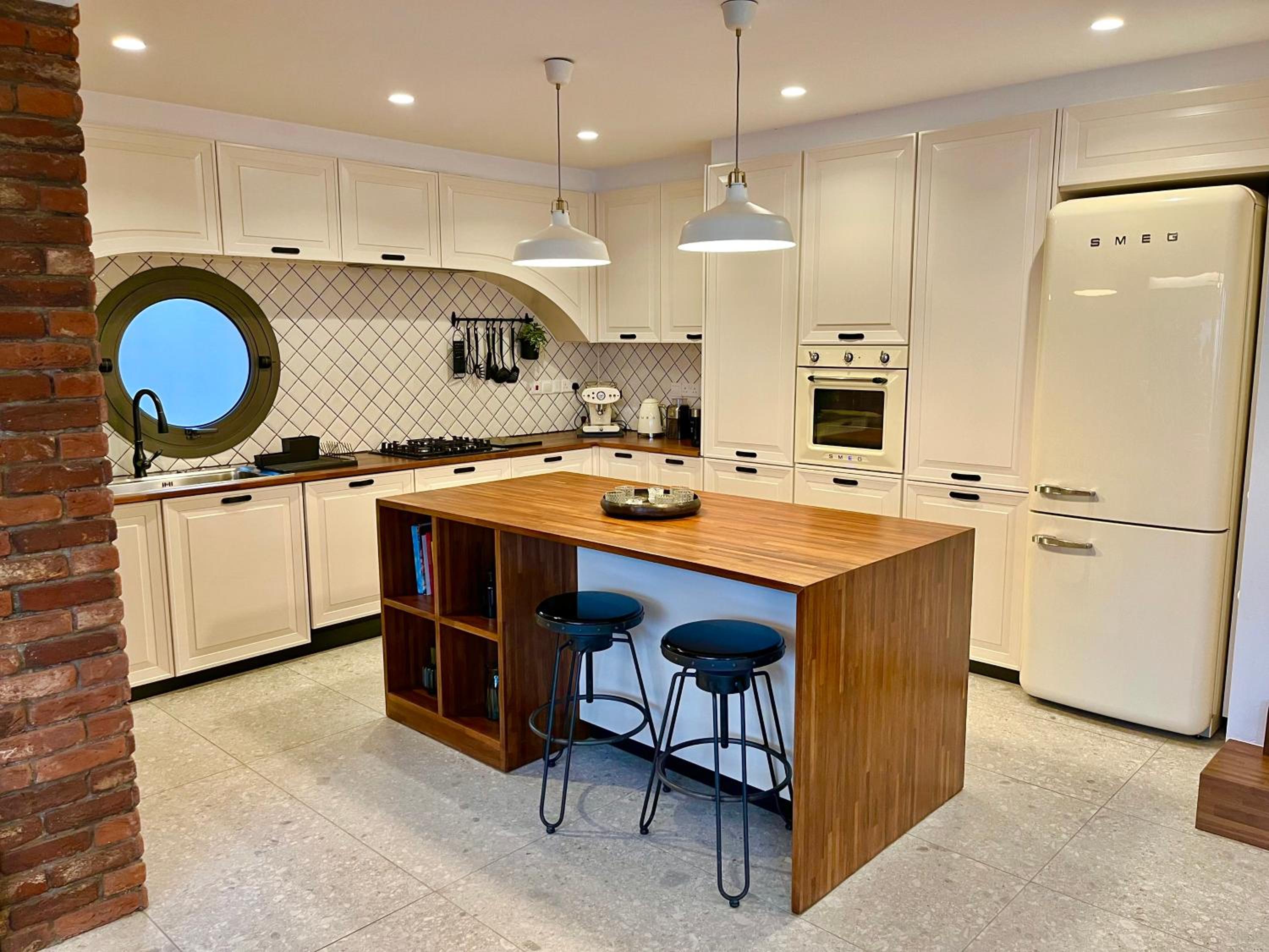 Top Artistic Luxury Apartment