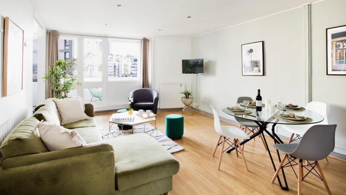 1615 - Family apartment with terrace