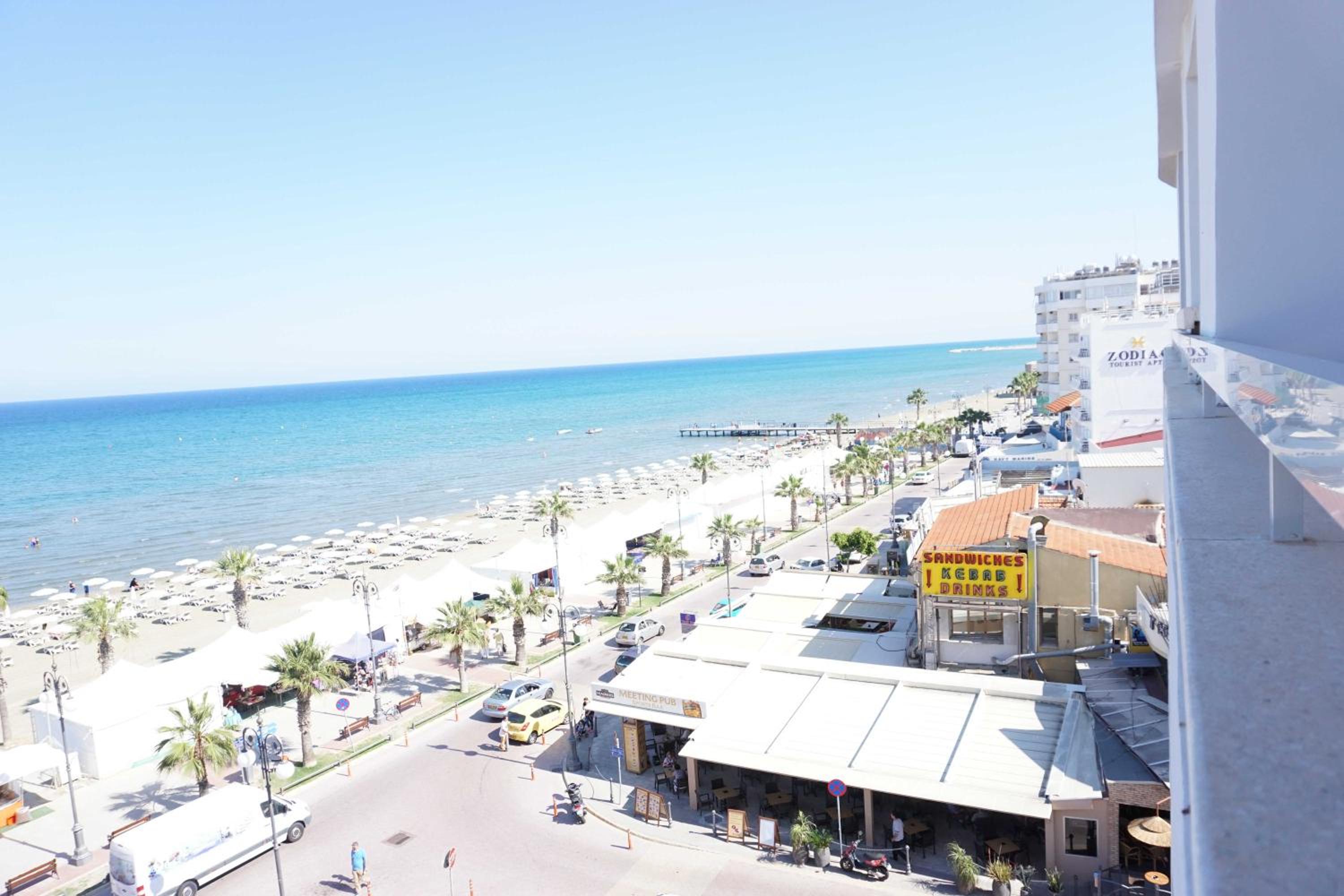 Quattro Beachfront Sea View Ap 53