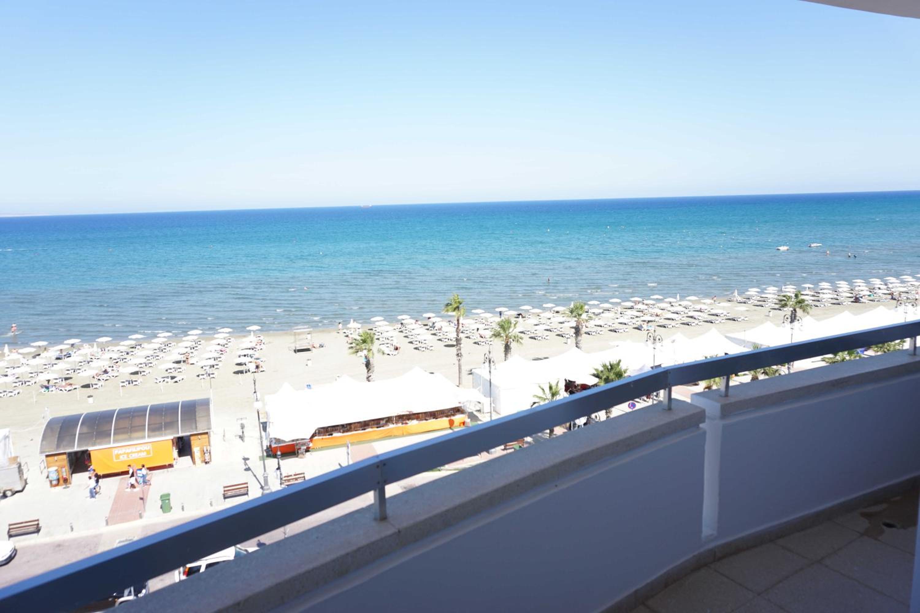 Quattro Beachfront Sea View Ap 53