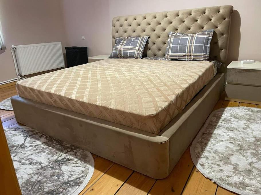 Historical apartment in the heart of Tbilisi view 3
