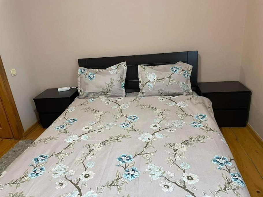 Historical apartment in the heart of Tbilisi view 4