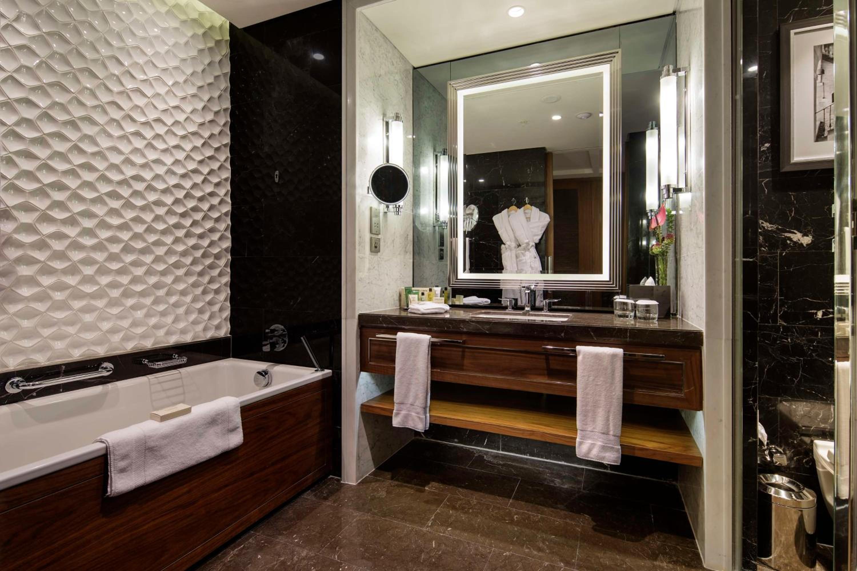 Hilton Istanbul Bomonti - Image 20