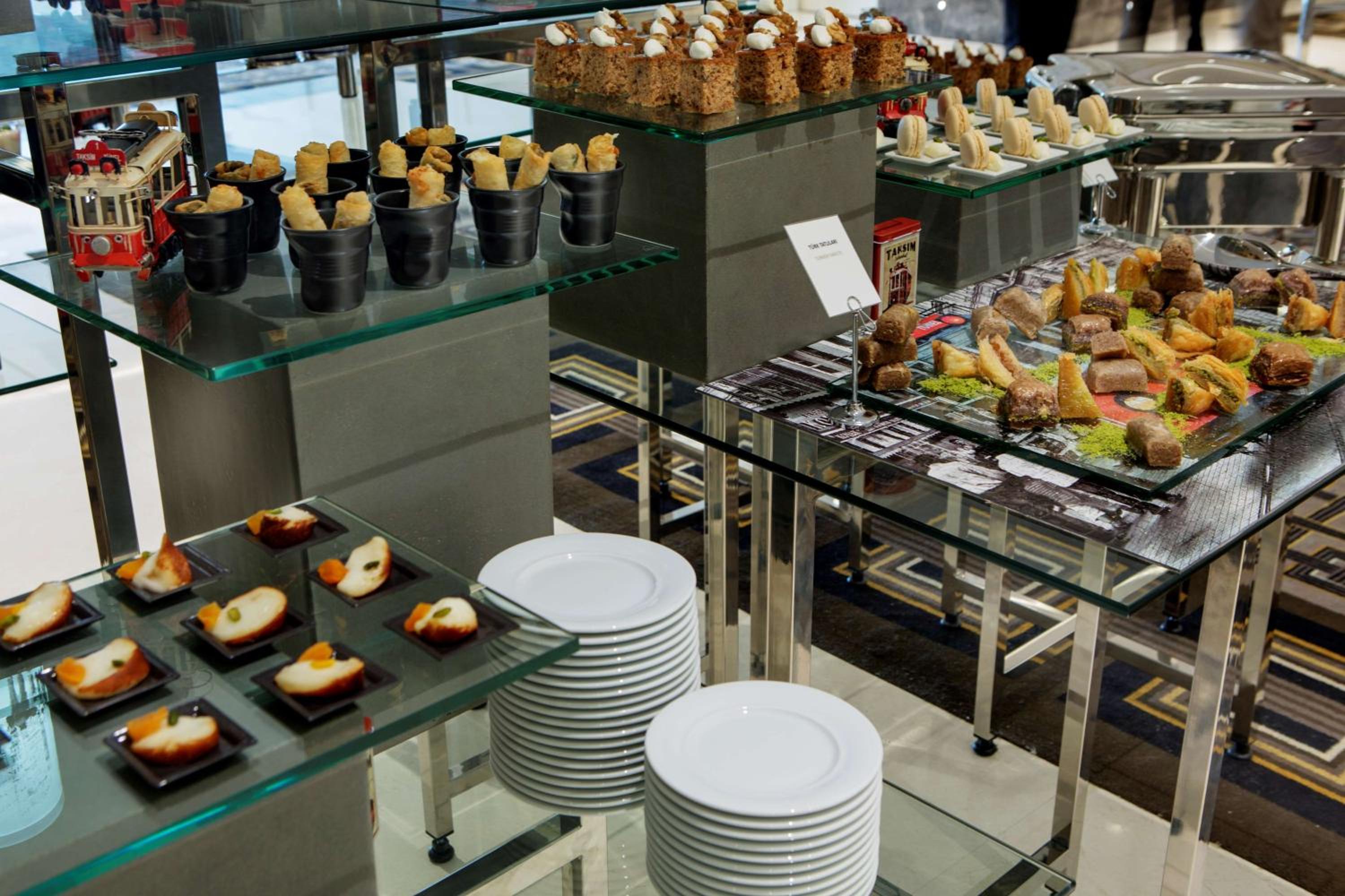 Hilton Istanbul Bomonti - Image 35