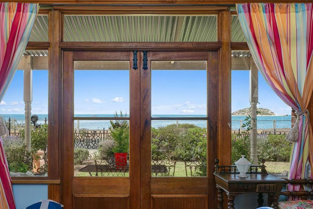 Benny's Beach House