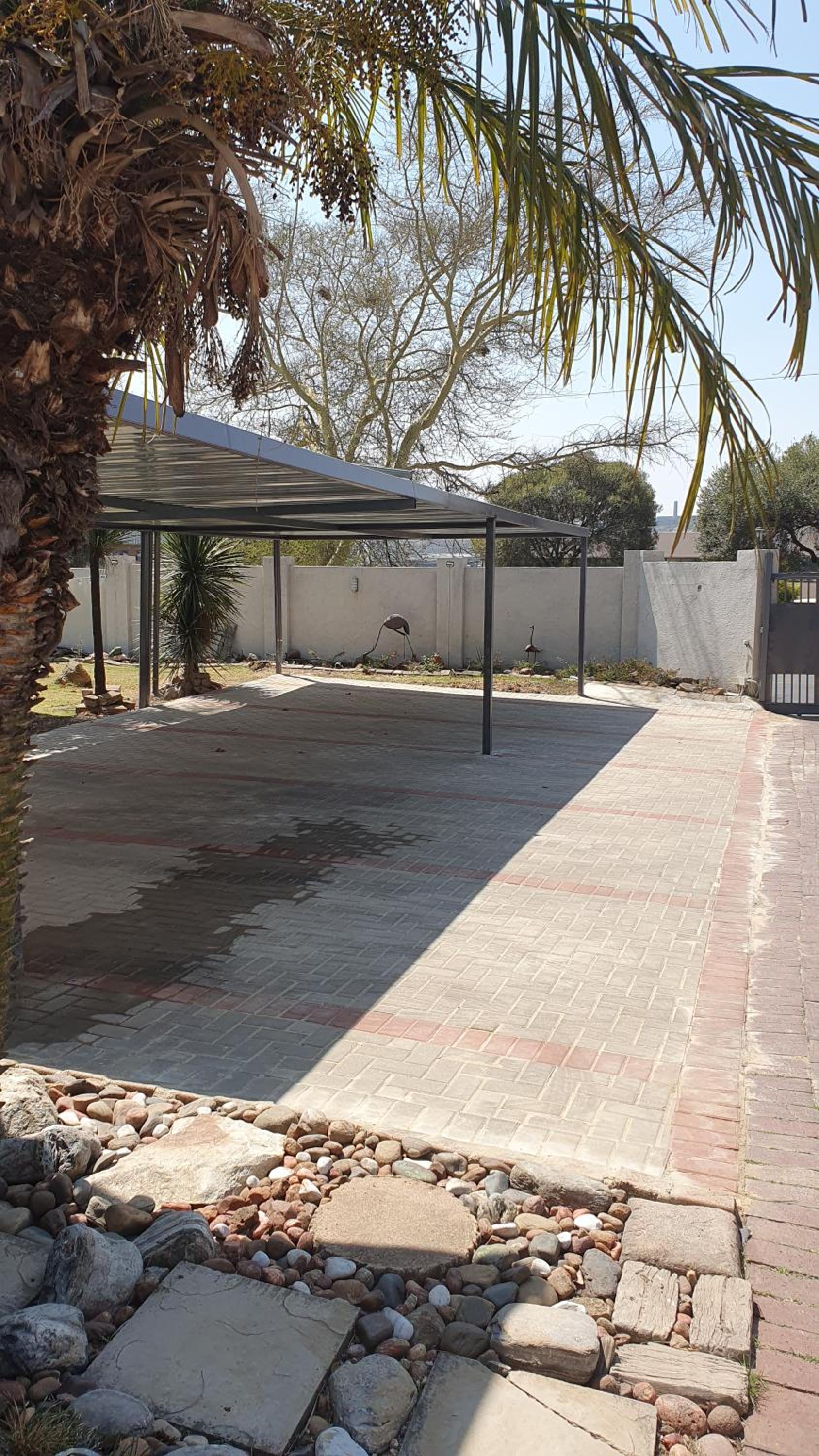 Refresh Cottage near OR Tambo Airport & Greenstone view 2