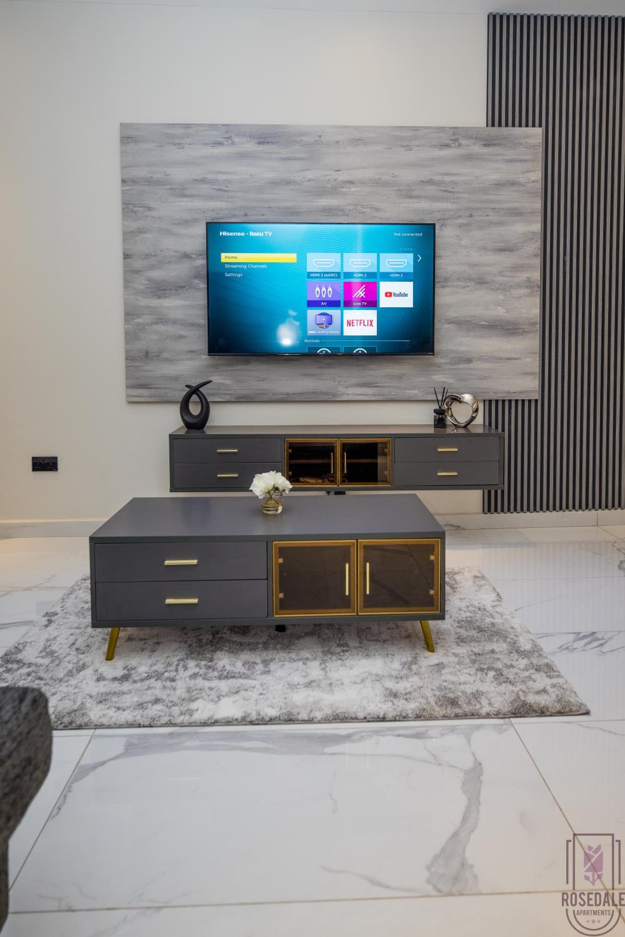2-BEDRM URBAN Elegance at The Rosedale Apartments view 4