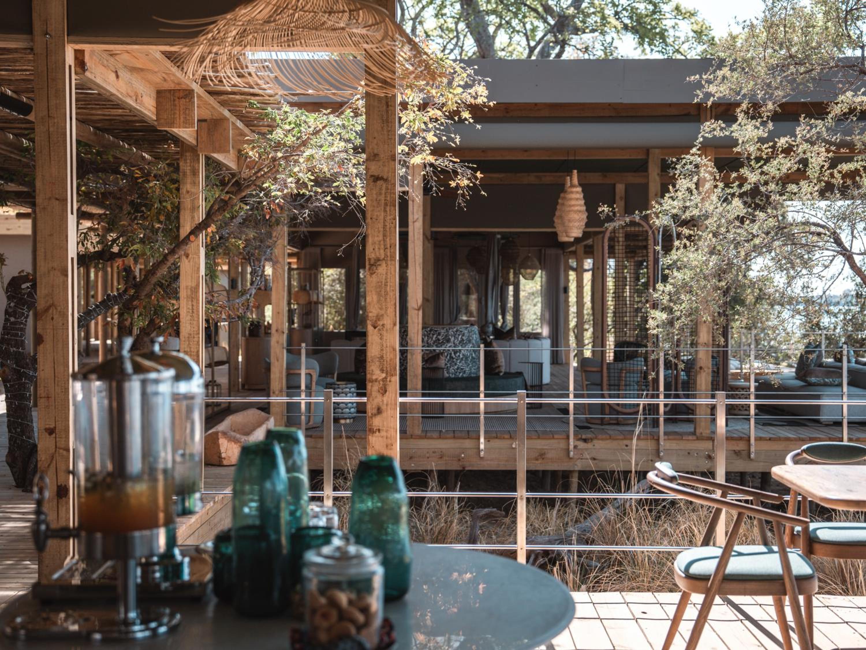 Victoria Falls River Lodge