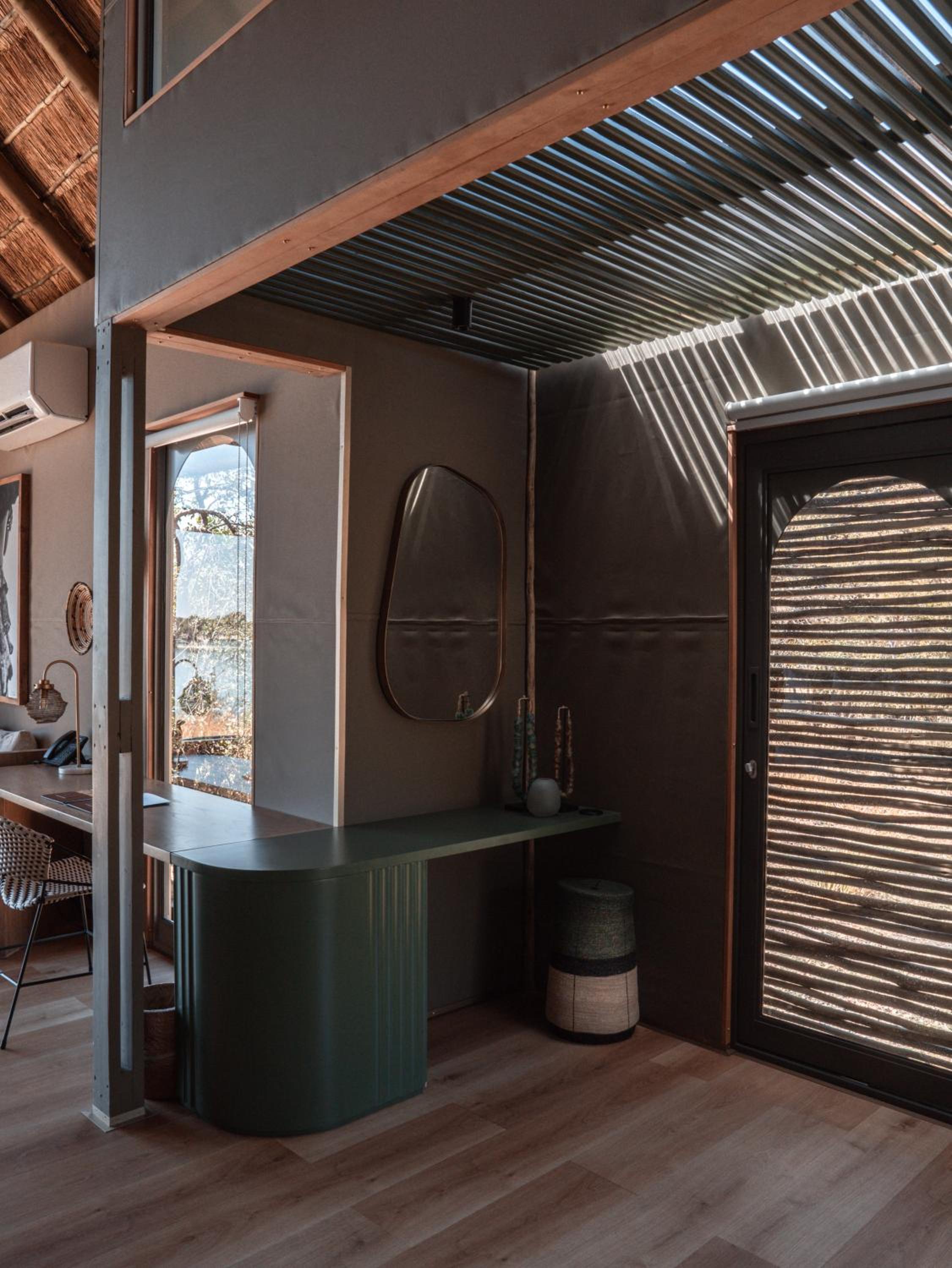 Victoria Falls River Lodge