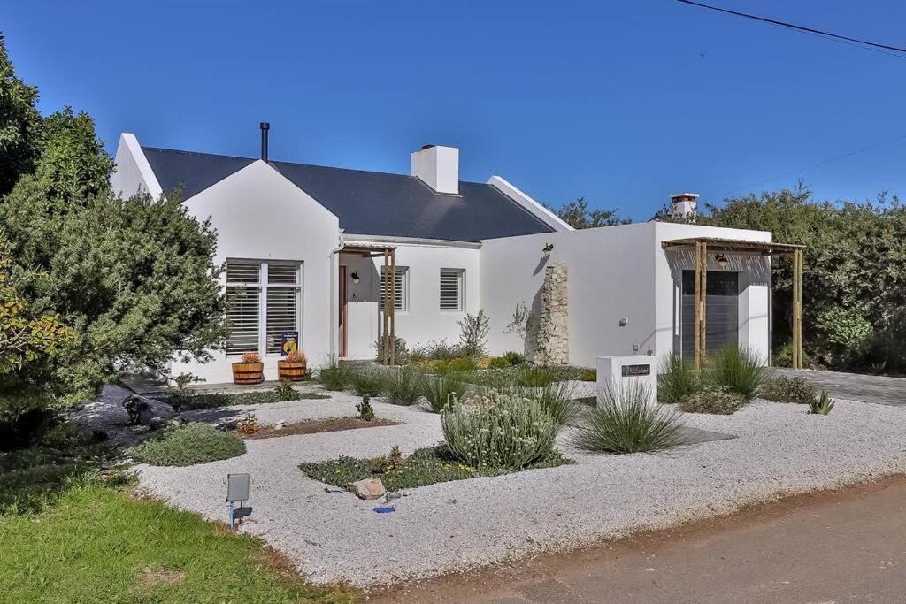 Efcharisto Seaside Cottage - Lower Beach Road