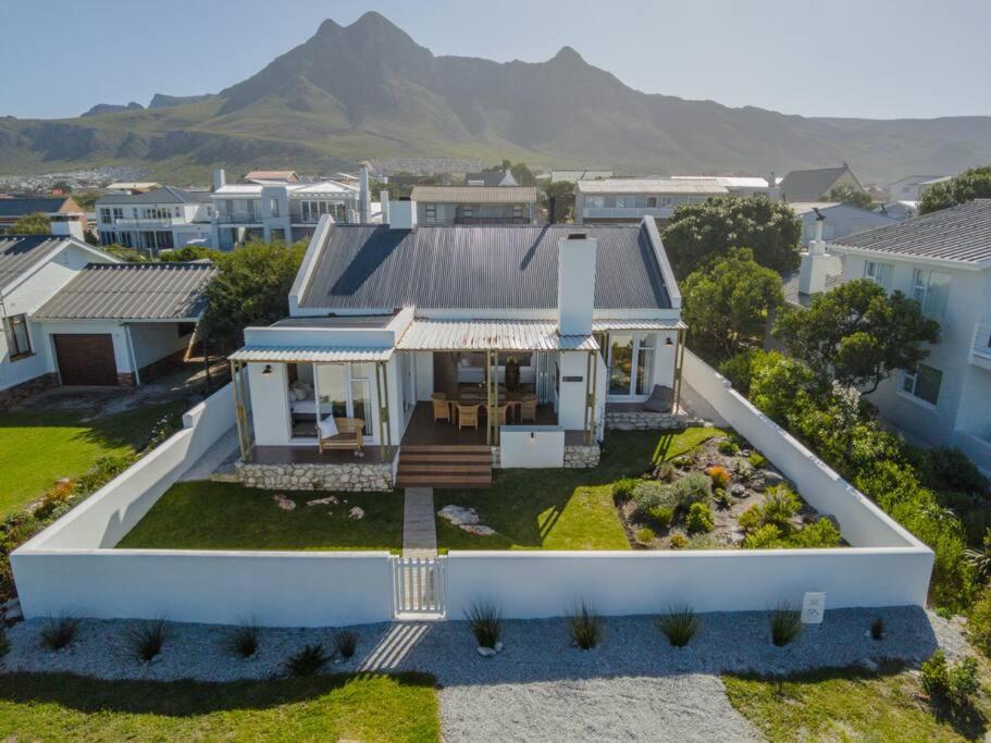Efcharisto Seaside Cottage - Lower Beach Road