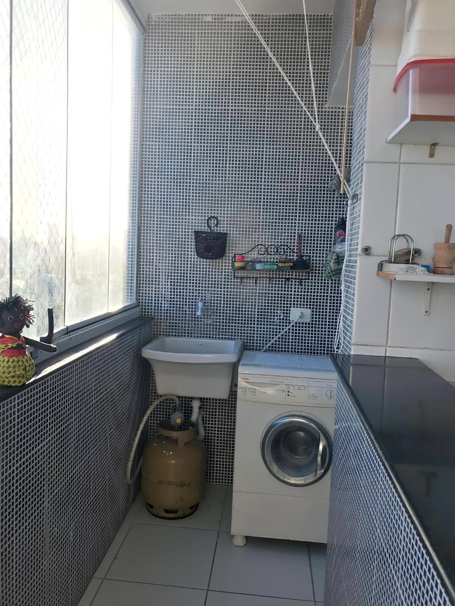 Aconchegante, ótima localização e vista para o mar