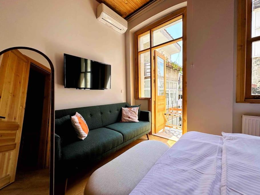 Refurbished Triplex in Taksim