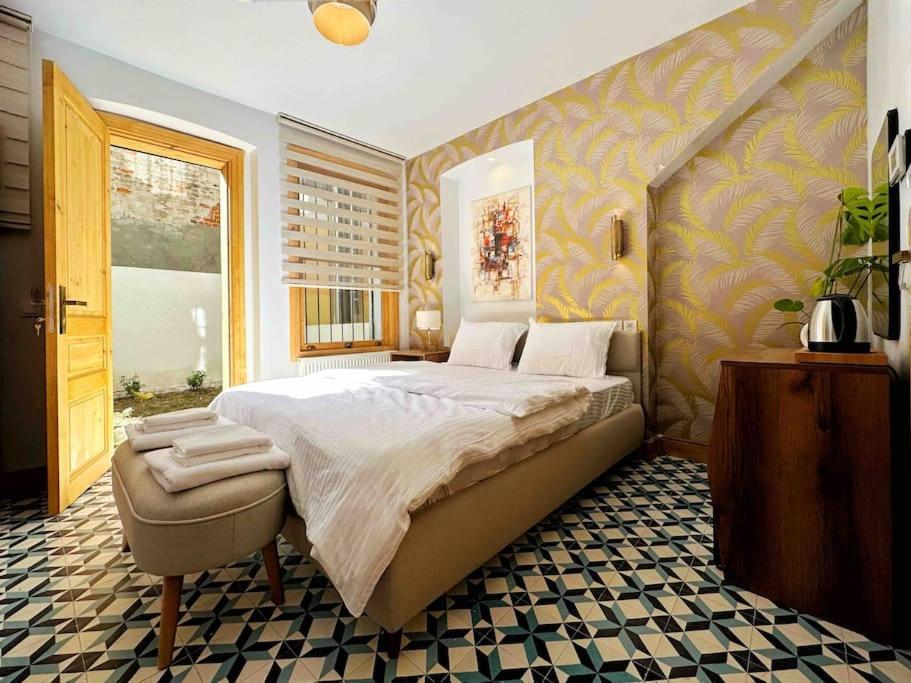 Refurbished Triplex in Taksim