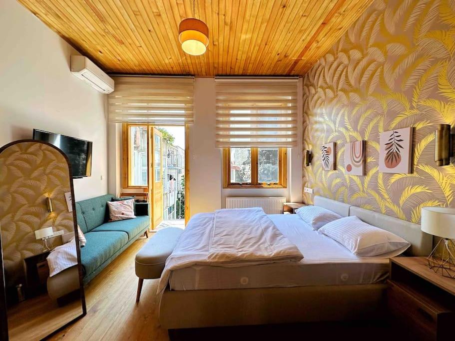 Refurbished Triplex in Taksim