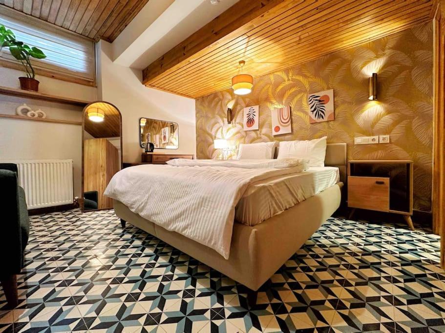 Refurbished Triplex in Taksim