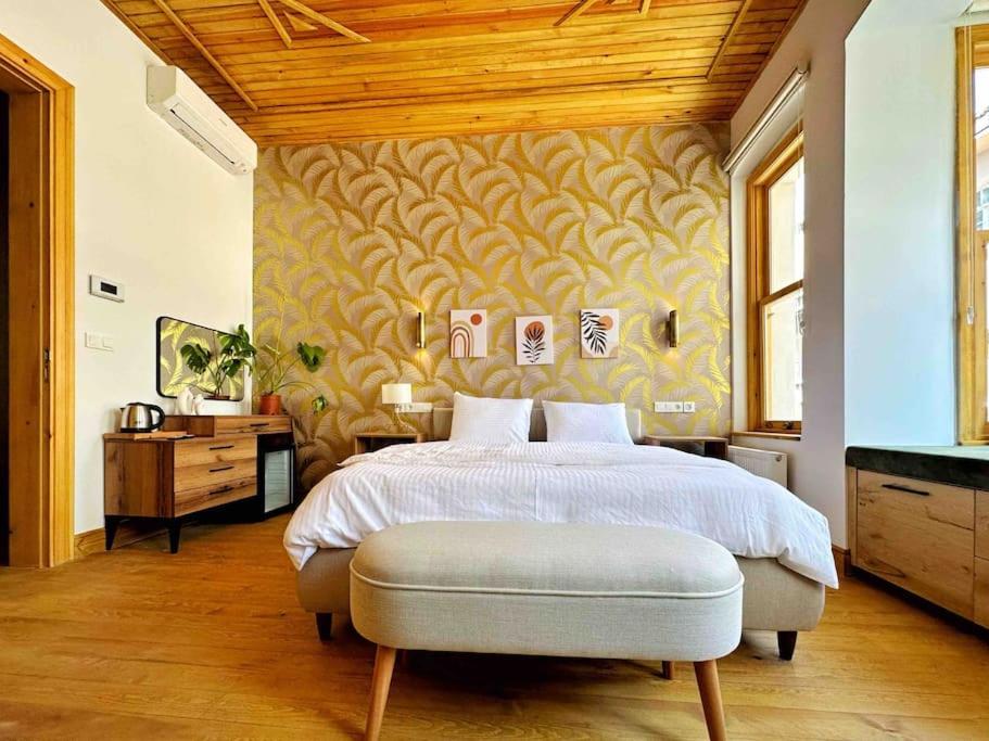 Refurbished Triplex in Taksim
