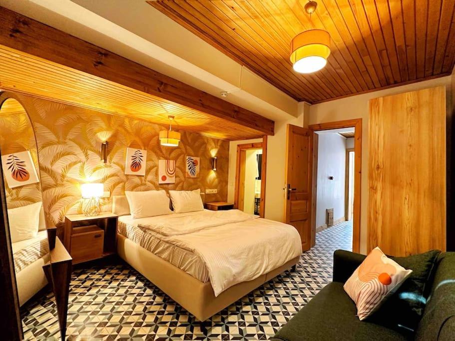 Refurbished Triplex in Taksim