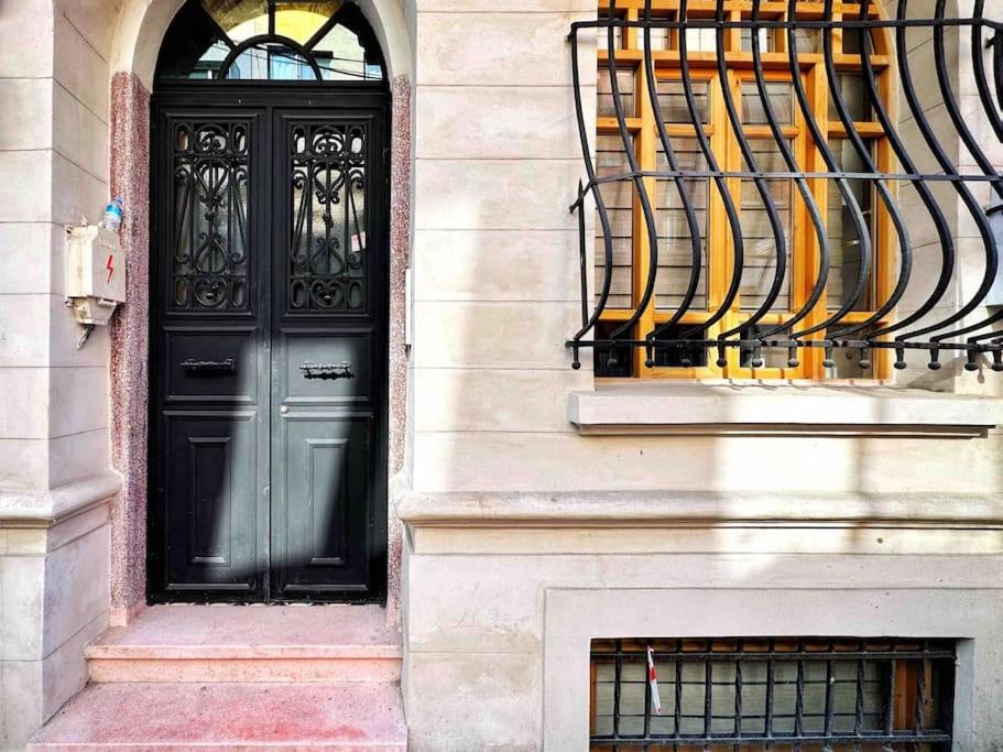 Refurbished Triplex in Taksim