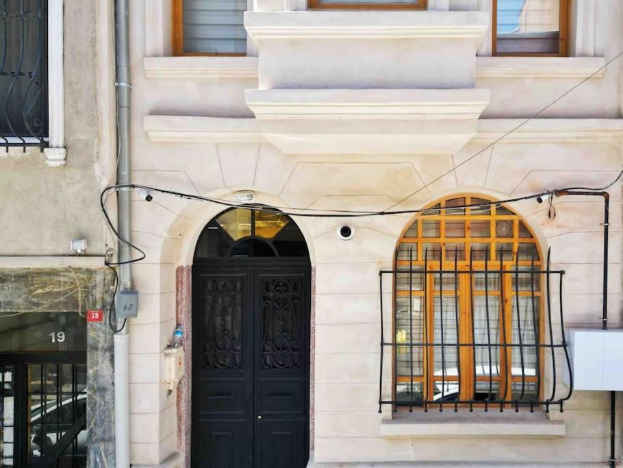 Refurbished Triplex in Taksim