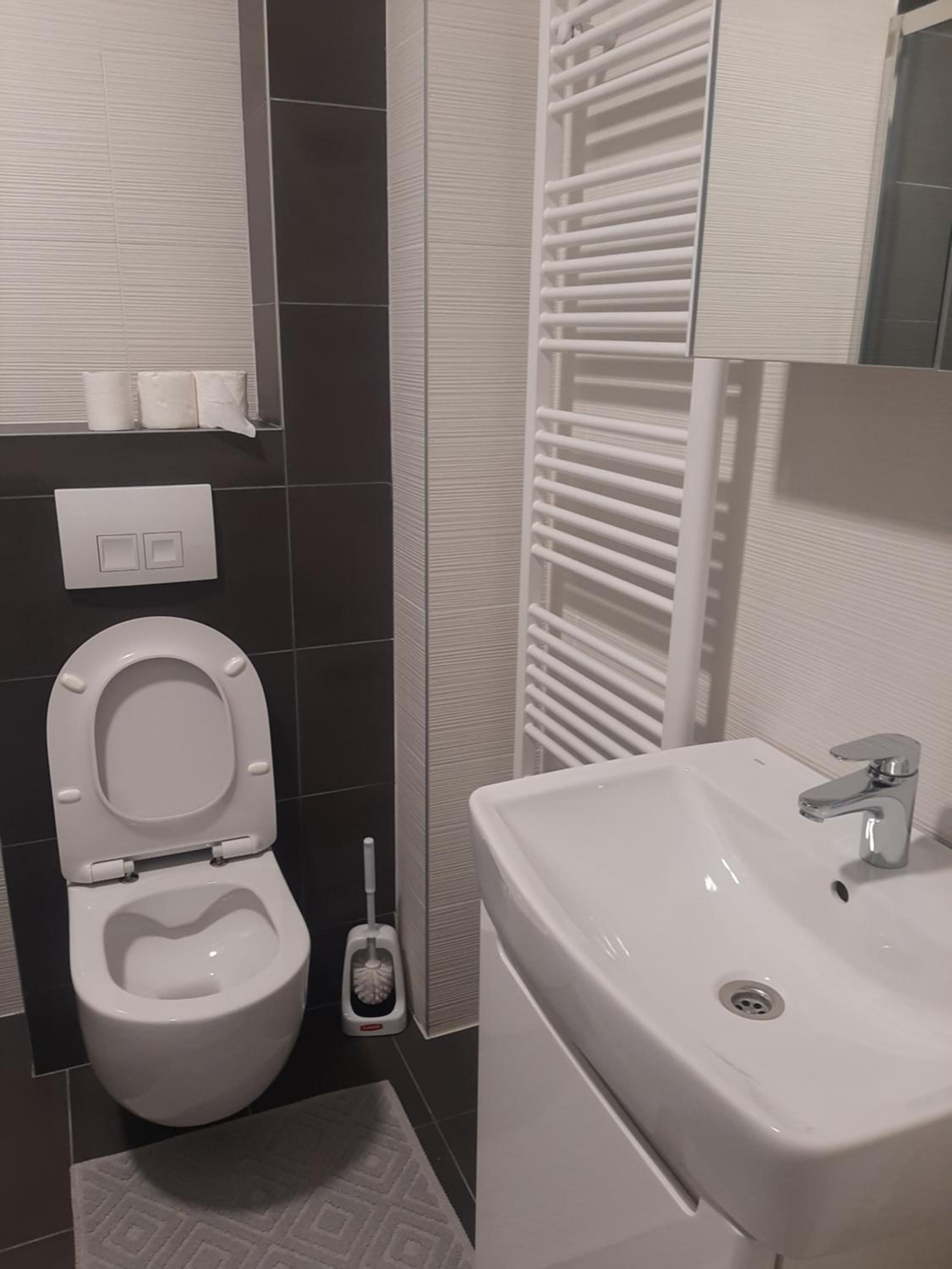 Residence Lamela Apartment - FREE GARAGE PARKING