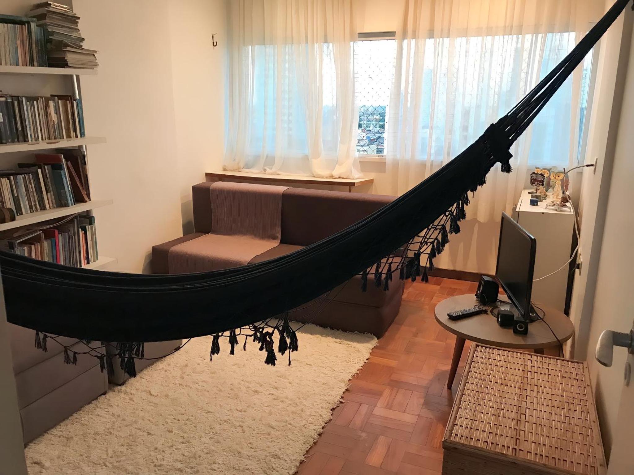 Aconchegante, ótima localização e vista para o mar