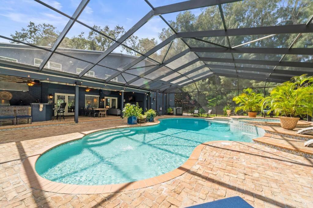 Sleeps 28, Events, Salt Pool/Spa, Outdoor Kitchen view 3