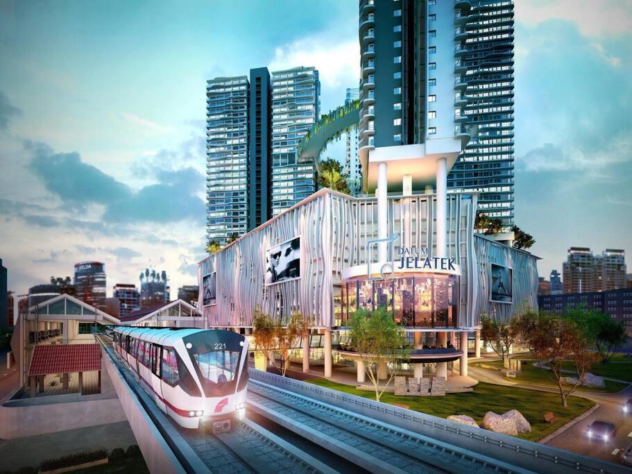 10mins to KLCC w LRT+Mall+Netflix Muji Urban