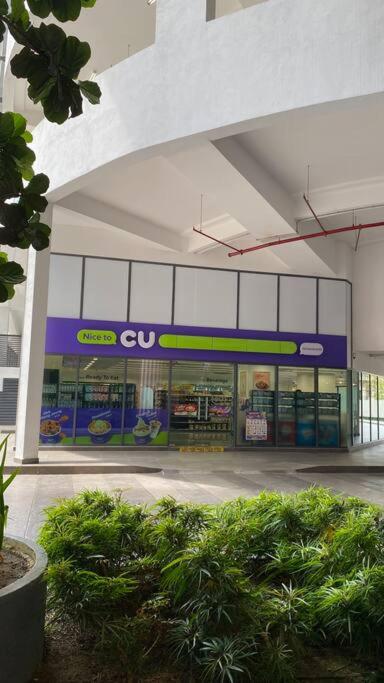 10mins to KLCC w LRT+Mall+Netflix Muji Urban