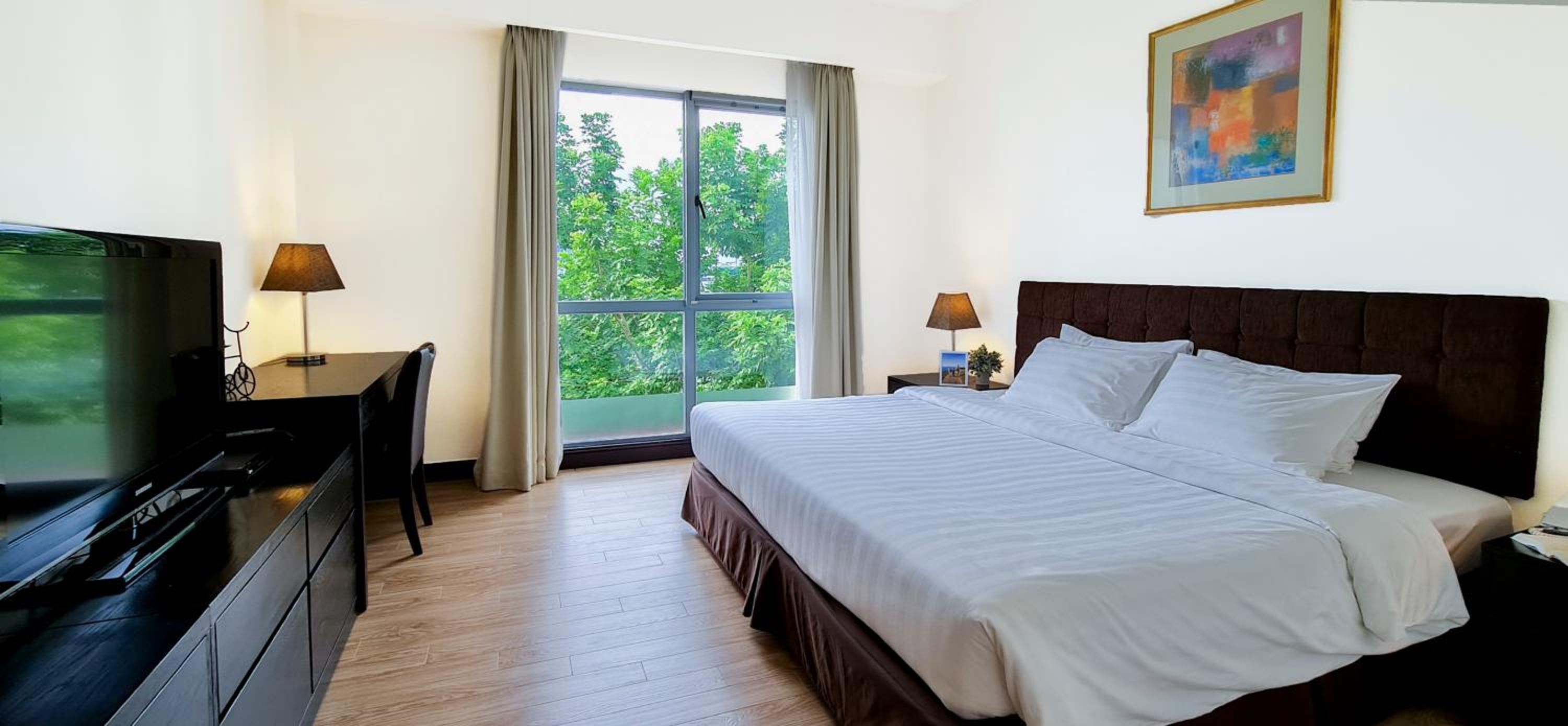 Diamond Westlake Suites