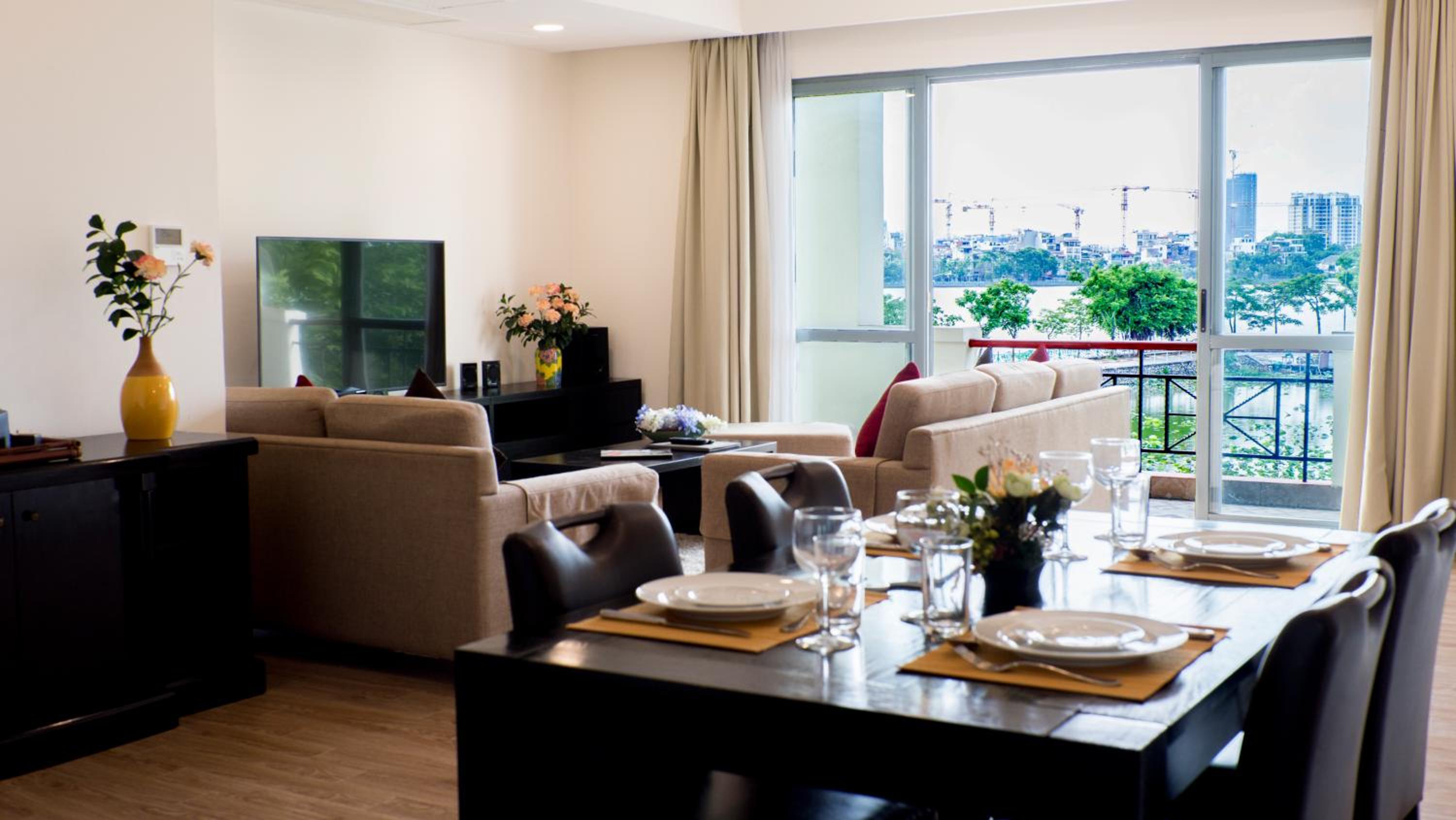 Diamond Westlake Suites