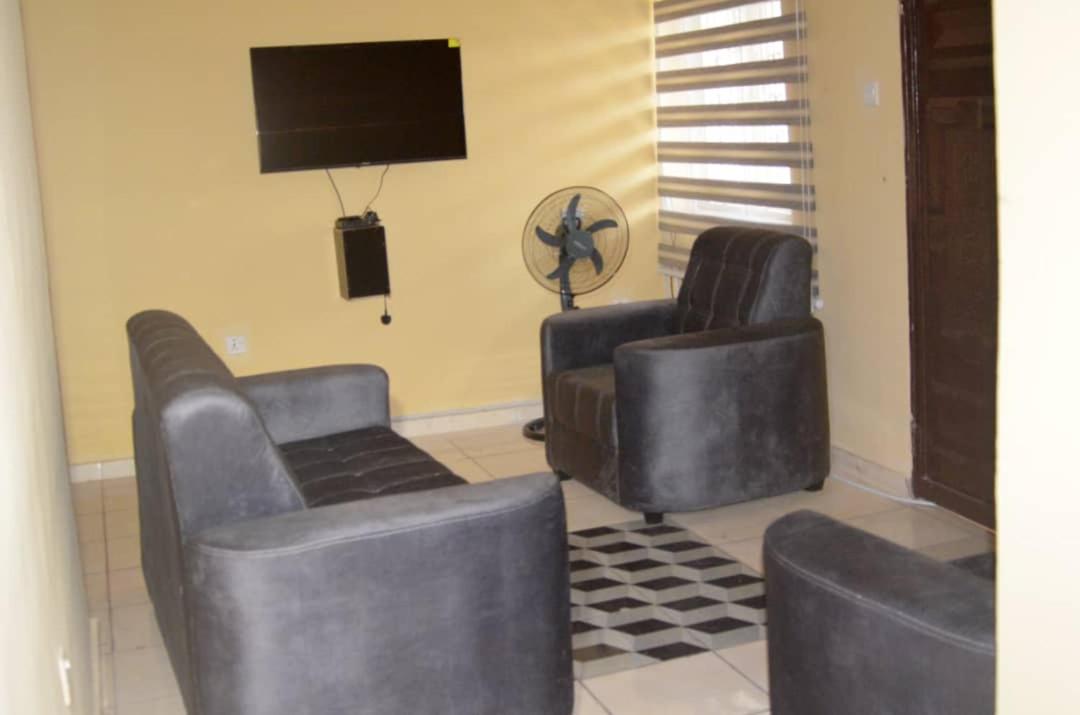 Apartments Complex with Parking Ibadan Oluyole Extension - Sharp Corner view 3