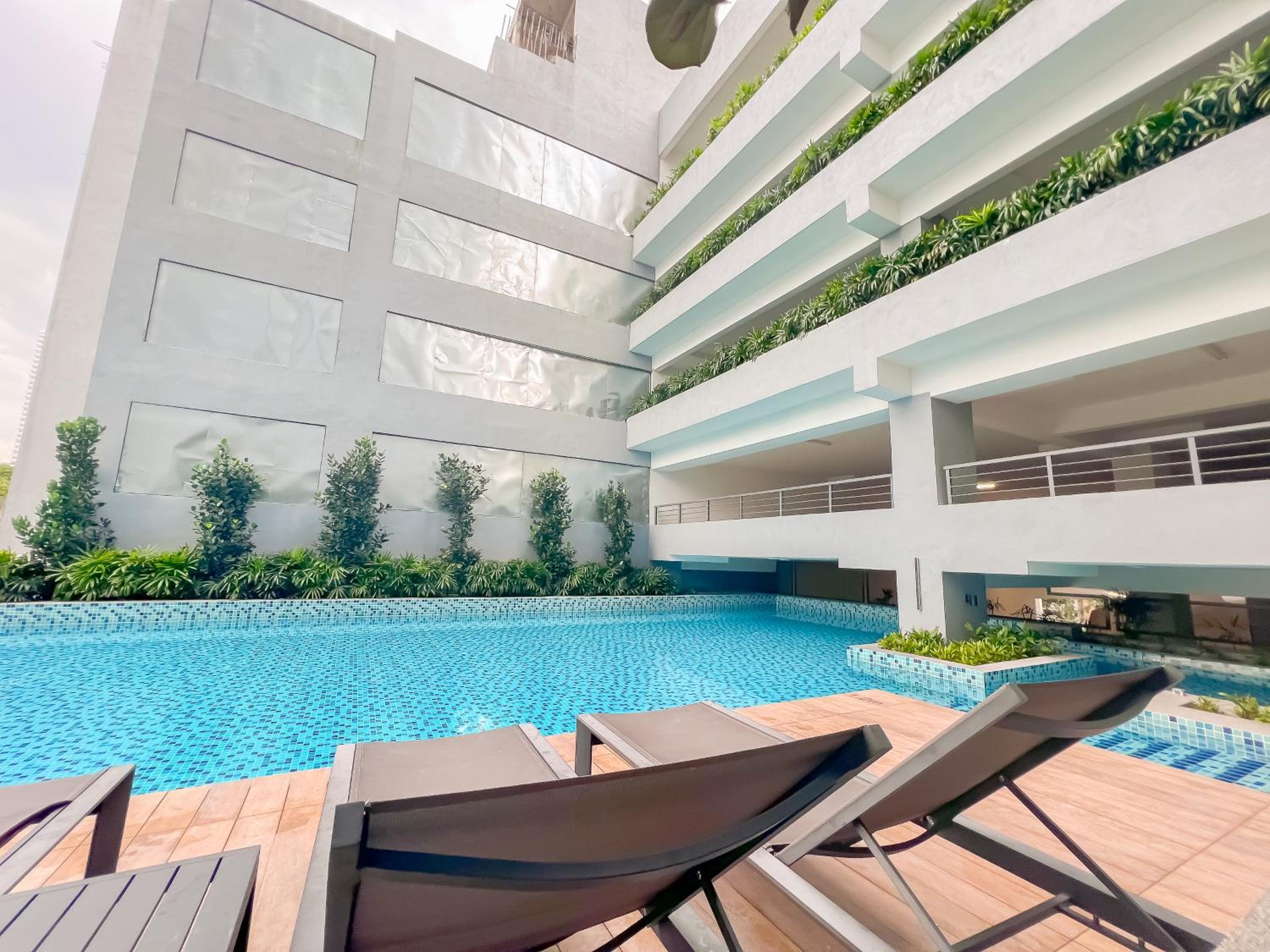Neu Suites By Manhattan Group