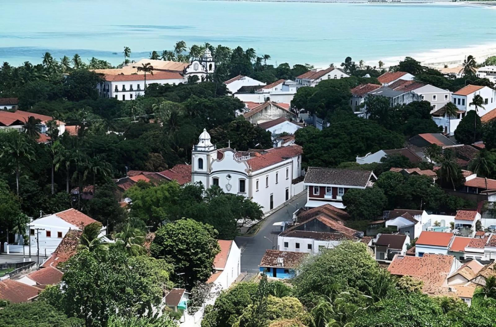 Aconchegante, ótima localização e vista para o mar