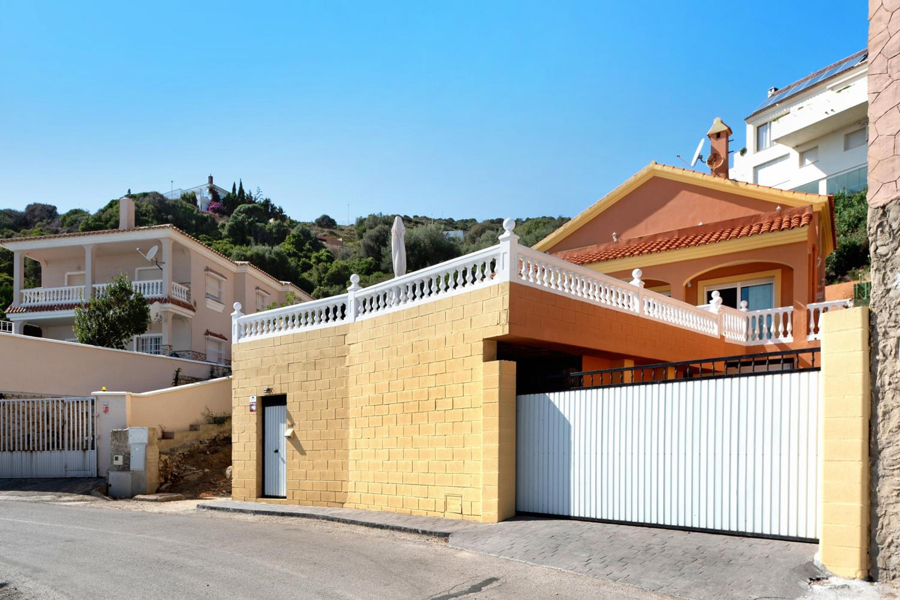 agradable casa con piscina